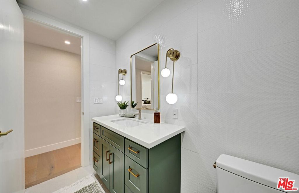 7560 Hollywood Boulevard 106 Property Photo 22