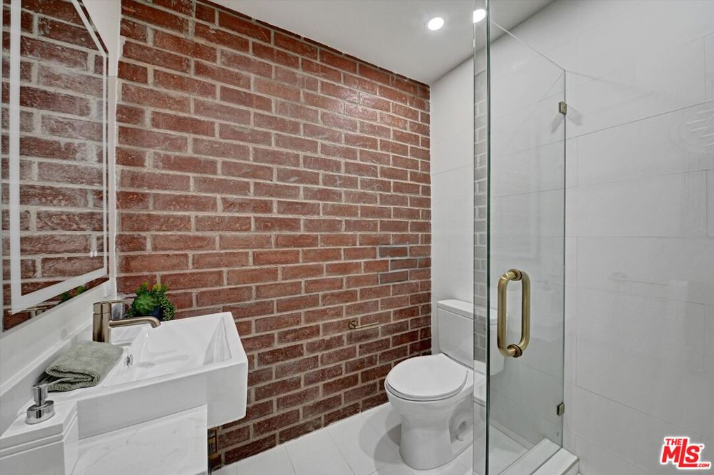 7560 Hollywood Boulevard 106 Property Photo 27