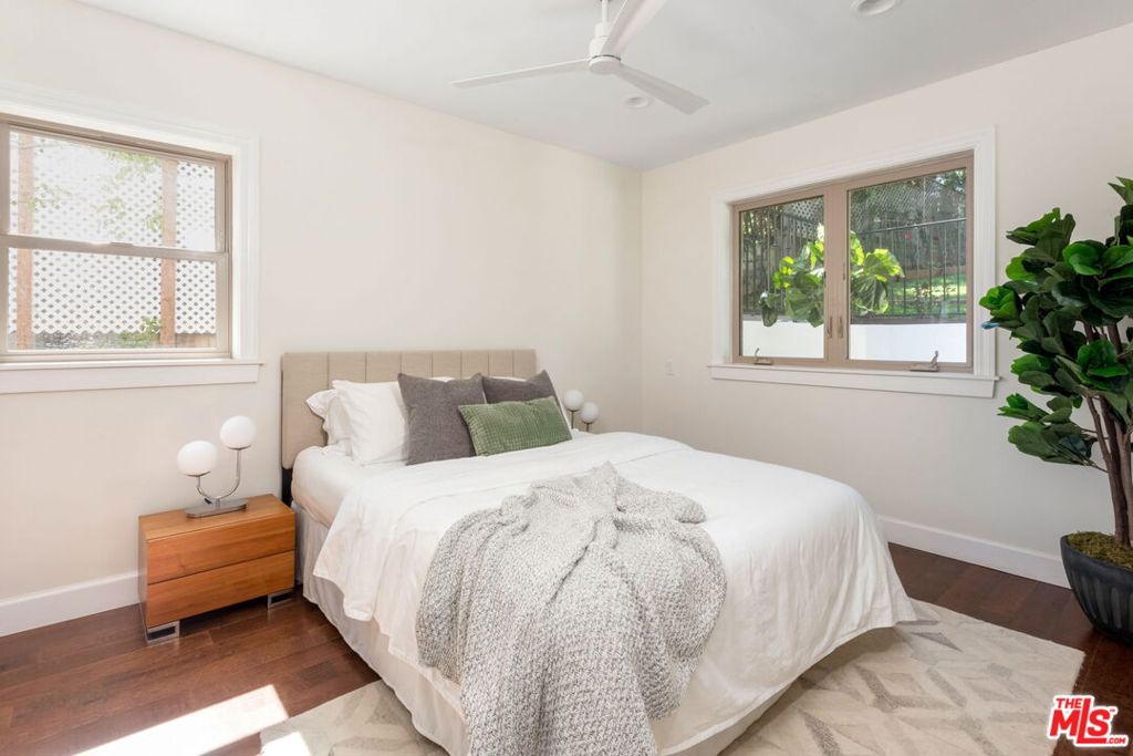1945 Fairburn Avenue Property Photo 21