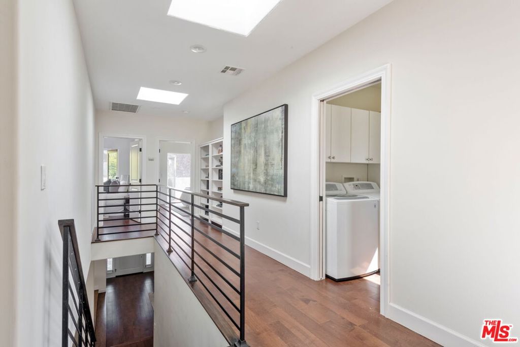 1945 Fairburn Avenue Property Photo 23