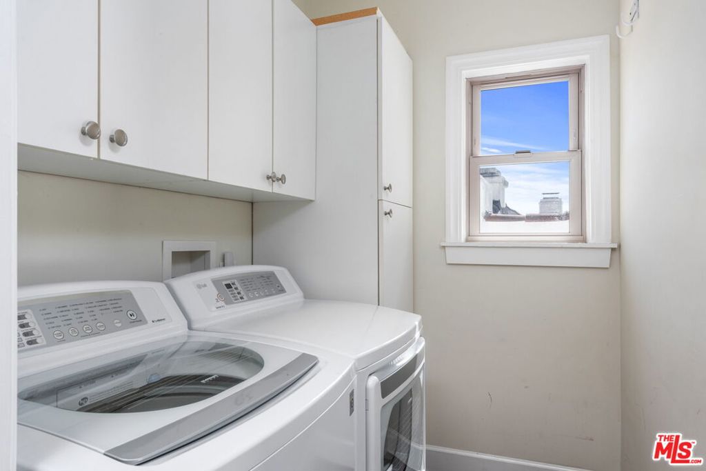 1945 Fairburn Avenue Property Photo 24