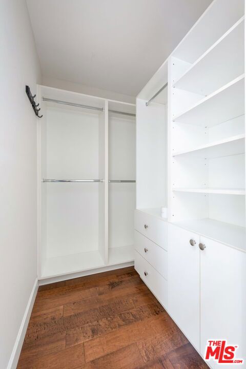 1945 Fairburn Avenue Property Photo 28