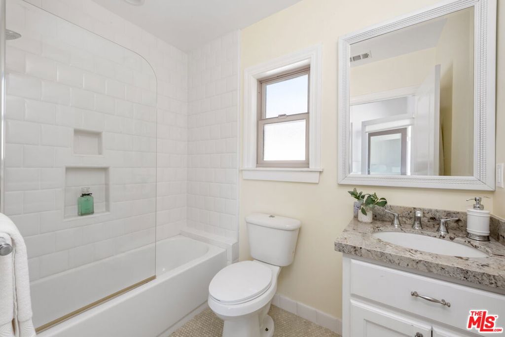 1945 Fairburn Avenue Property Photo 35