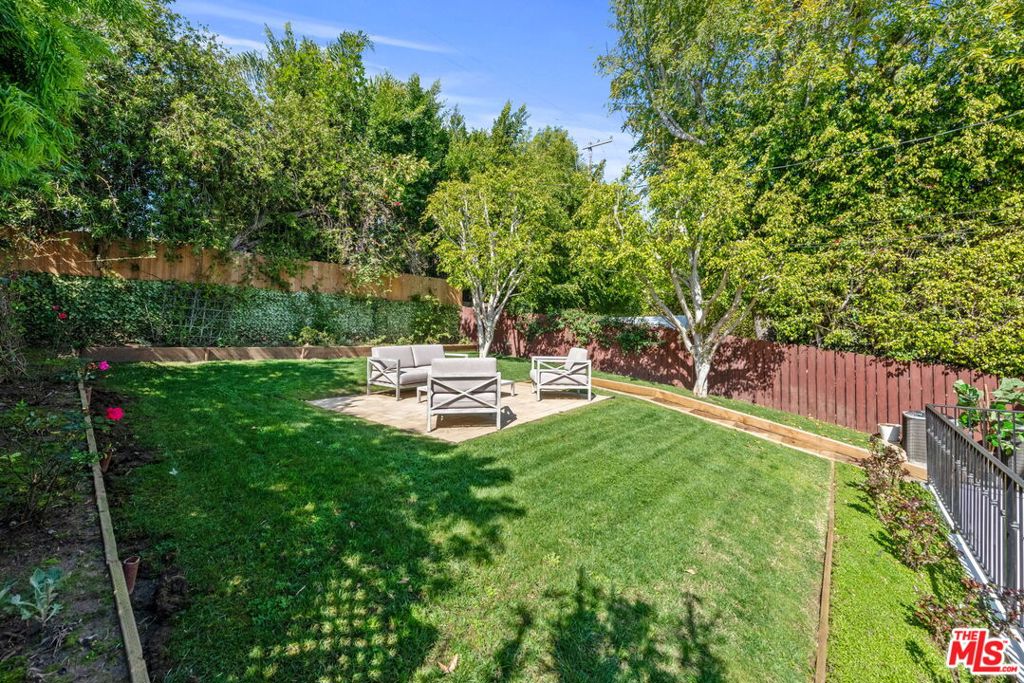 1945 Fairburn Avenue Property Photo 39