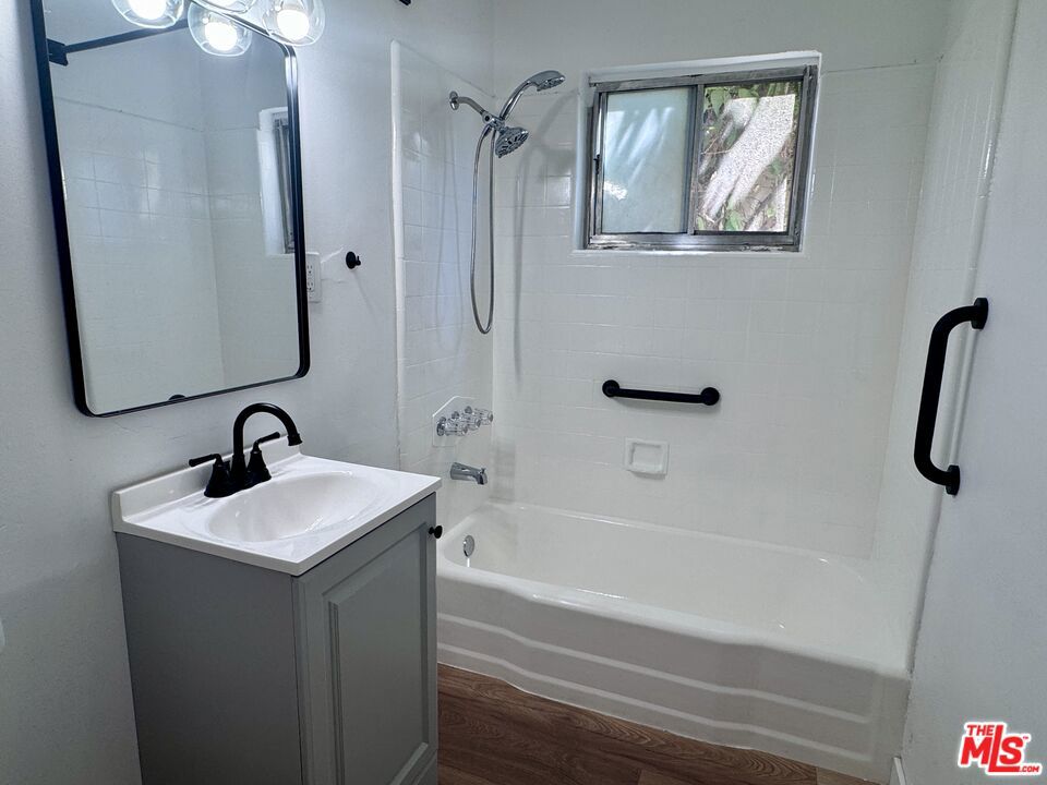 1542 W 60th Street 1 Property Photo 9