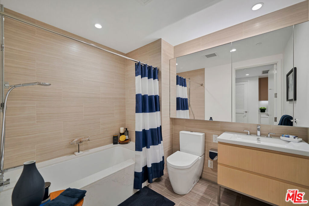 877 Francisco Street 626 Property Photo 6