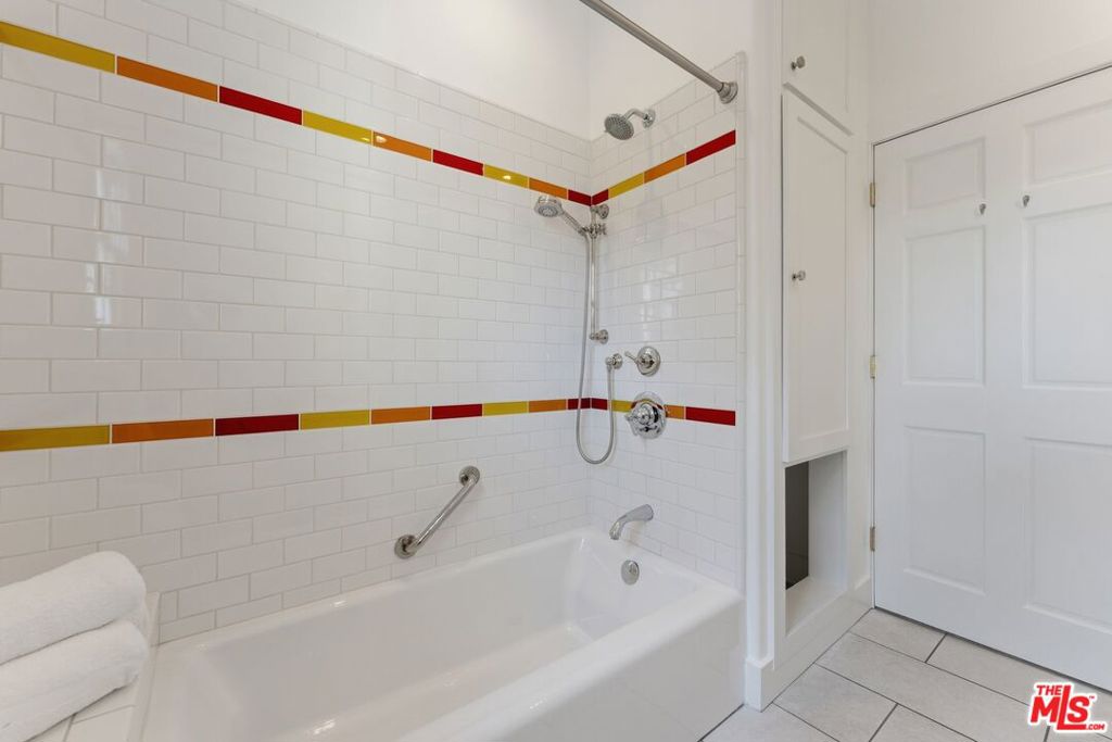 2055 Kelton Avenue Property Photo 54