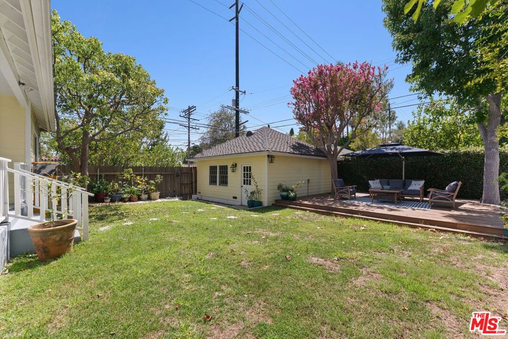 2055 Kelton Avenue Property Photo 60