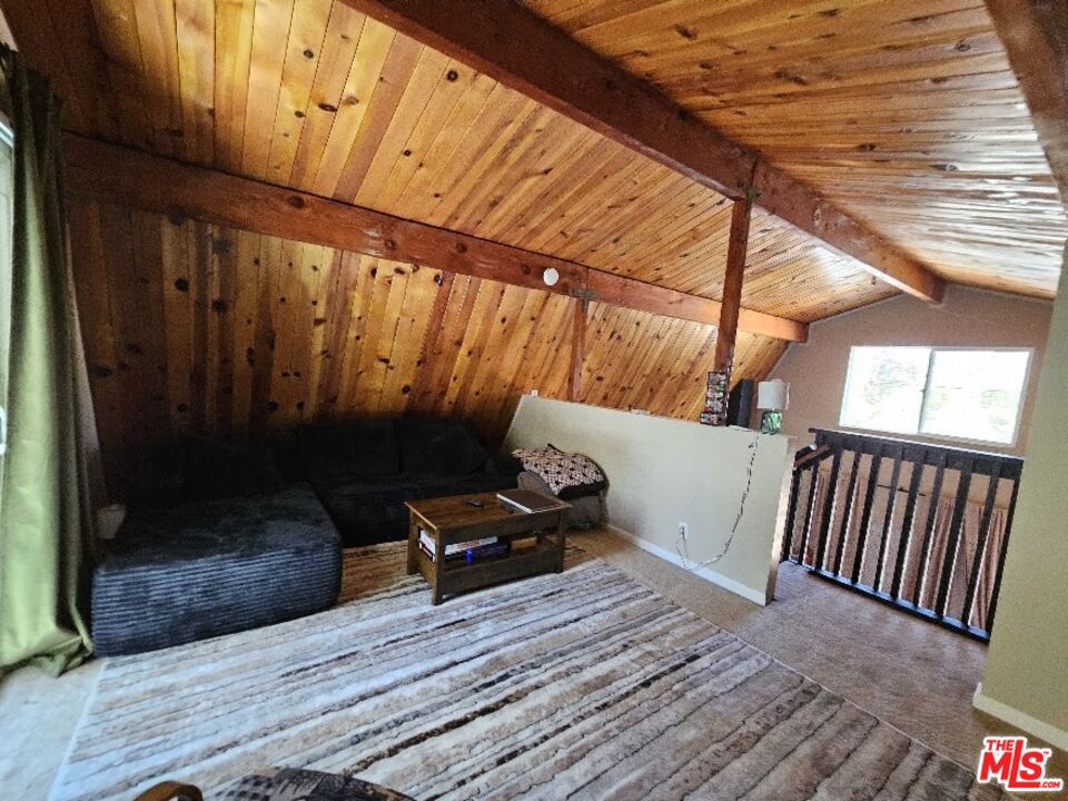 550 Pine Lane Property Photo 5
