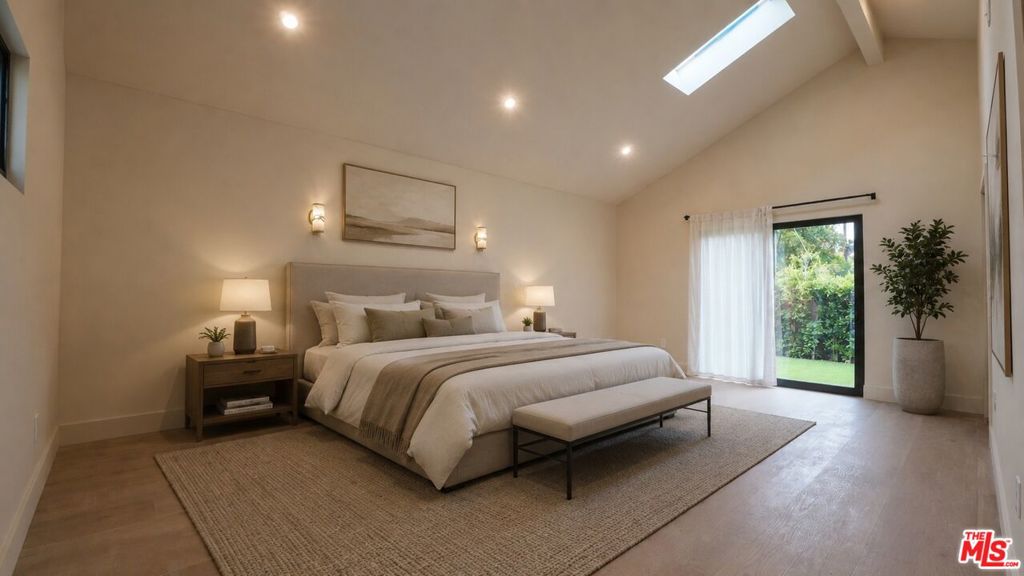 14655 Morrison Street Property Photo 10