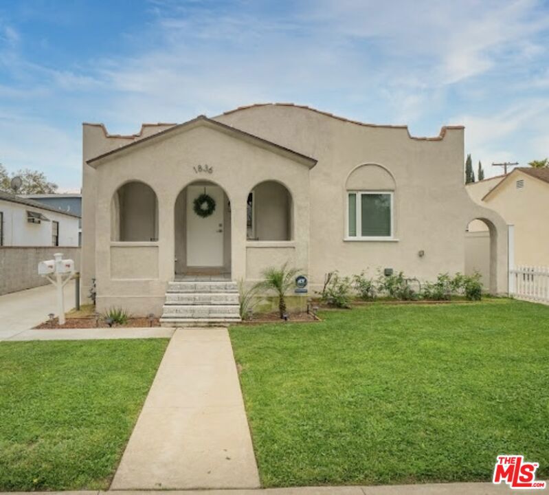 1836 Lake Street Property Photo 1