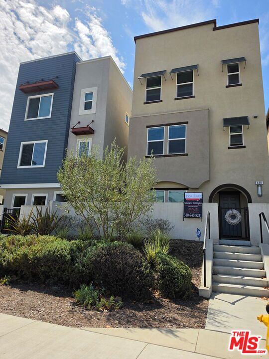 628 Grace Avenue Property Photo 1