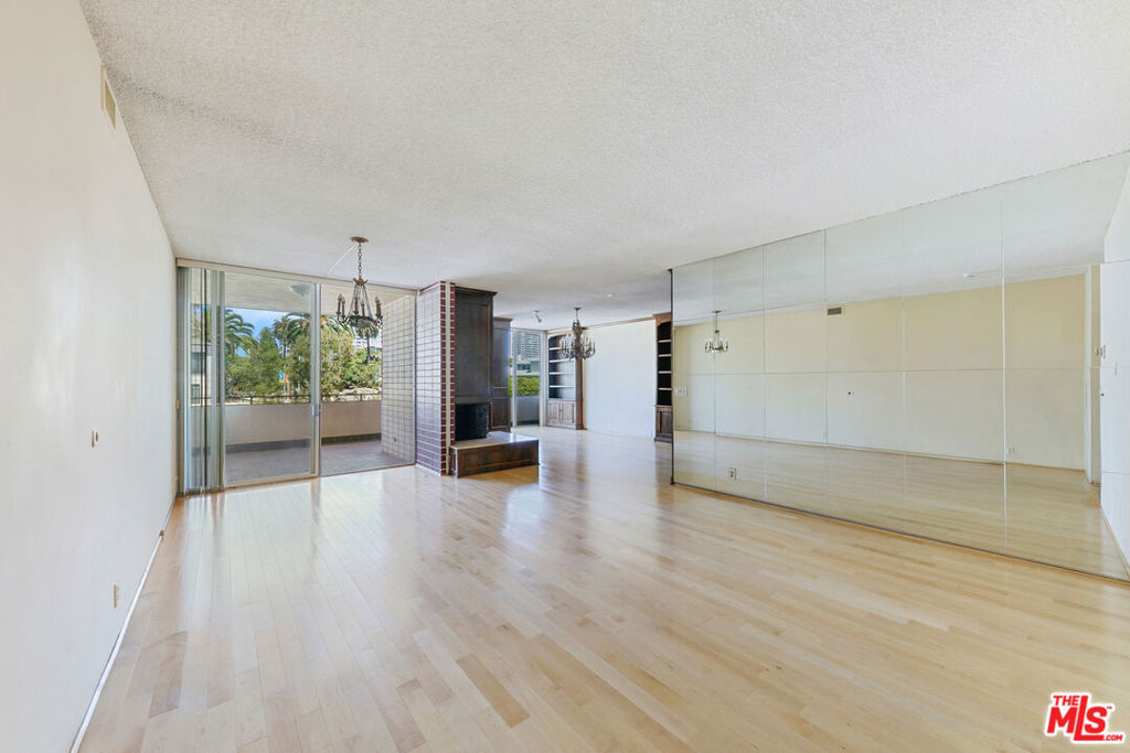 1333 S Beverly Glen Boulevard 403 Property Photo 6