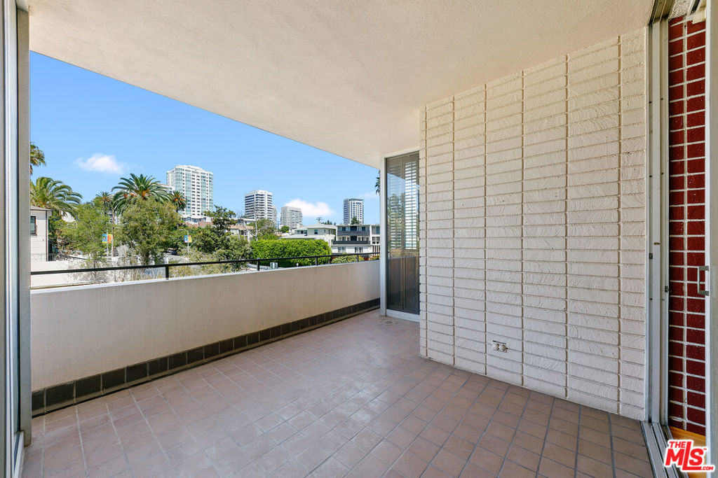 1333 S Beverly Glen Boulevard 403 Property Photo 11