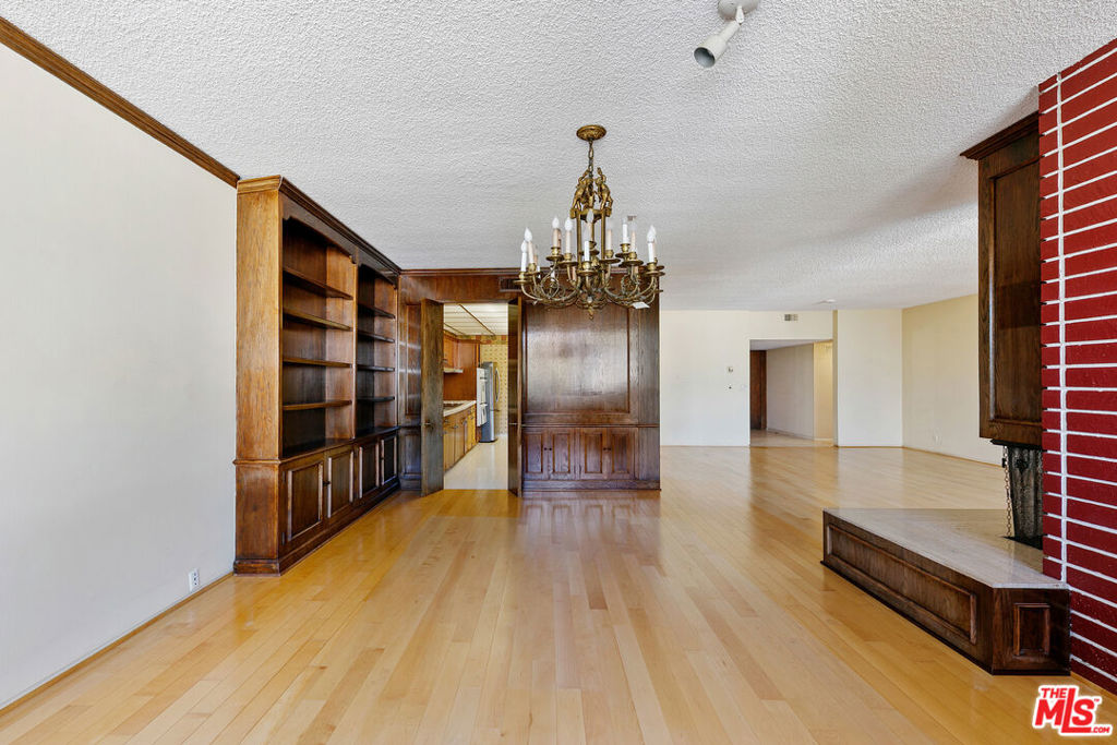 1333 S Beverly Glen Boulevard 403 Property Photo 15