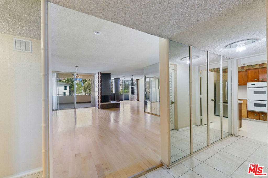 1333 S Beverly Glen Boulevard 403 Property Photo 18