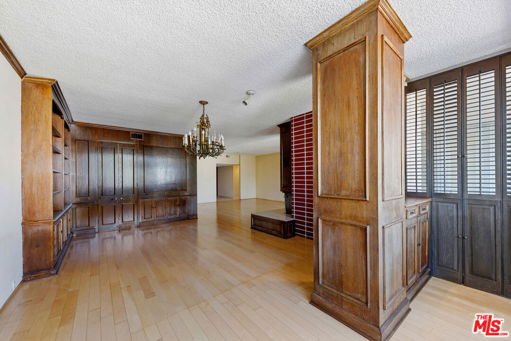 1333 S Beverly Glen Boulevard 403 Property Photo 27