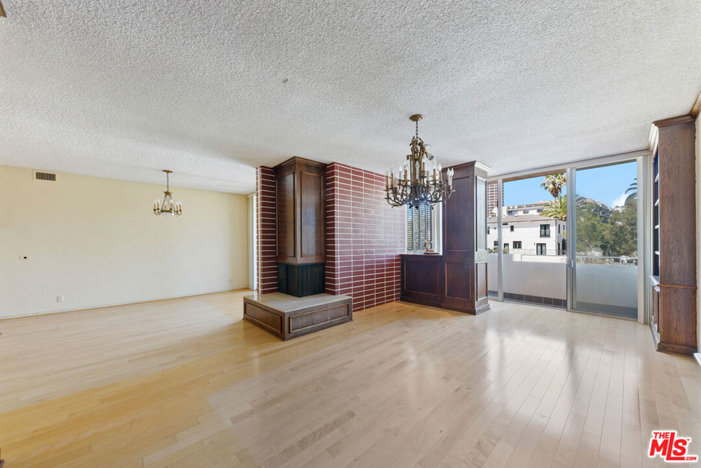 1333 S Beverly Glen Boulevard 403 Property Photo 28