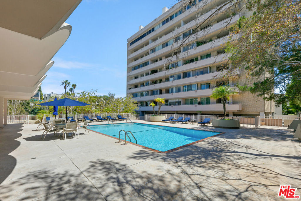 1333 S Beverly Glen Boulevard 403 Property Photo 29