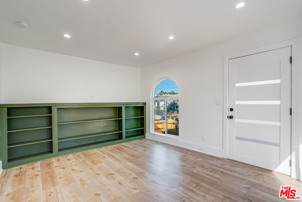 633 N Rampart Boulevard Property Photo 6