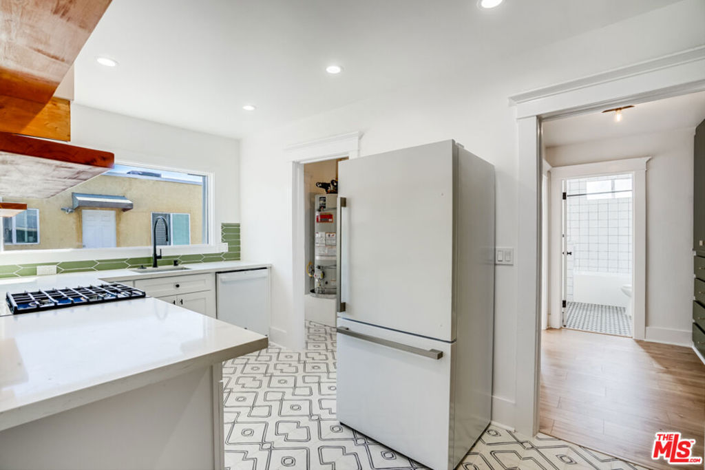 633 N Rampart Boulevard Property Photo 11