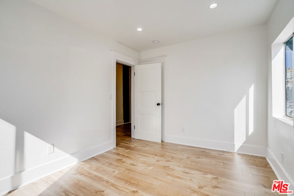 633 N Rampart Boulevard Property Photo 16