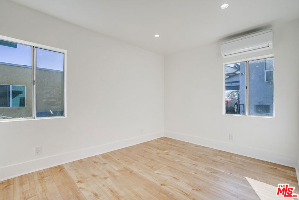633 N Rampart Boulevard Property Photo 17