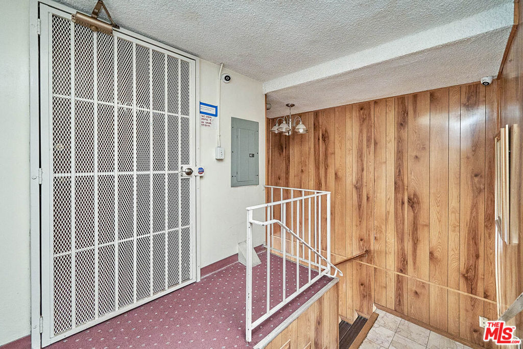 3361 W 1st Street 200 Property Photo 6