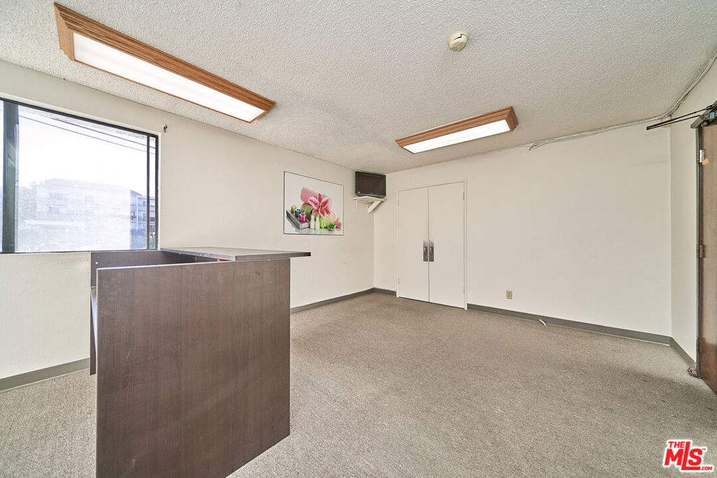 3361 W 1st Street 200 Property Photo 11