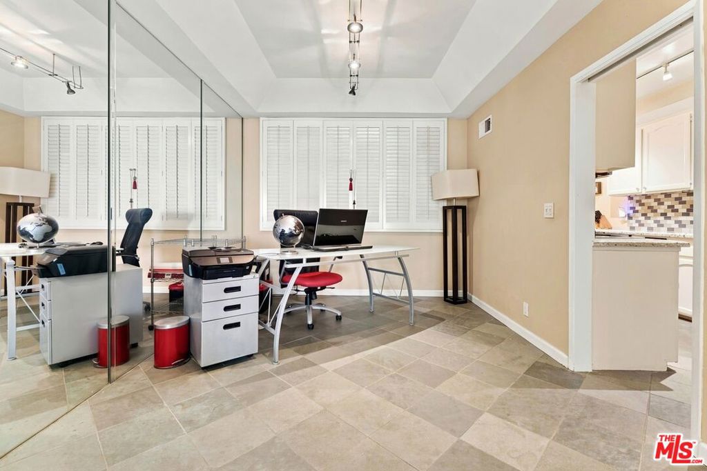 8455 Fountain Avenue 206 Property Photo 8