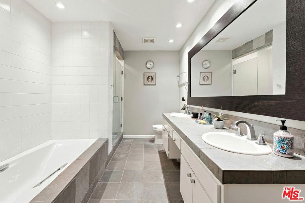 8455 Fountain Avenue 206 Property Photo 12