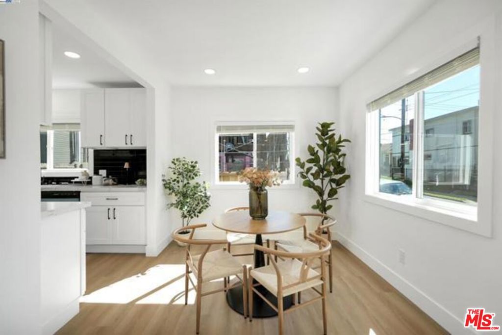 5718 Los Angeles Street Property Photo 7
