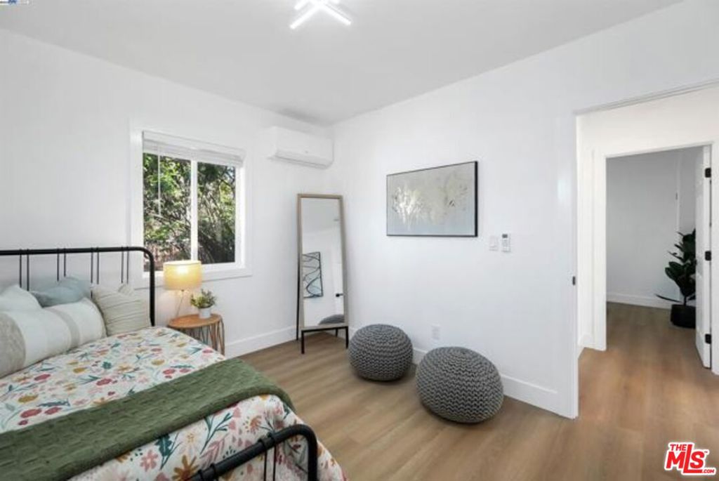 5718 Los Angeles Street Property Photo 21
