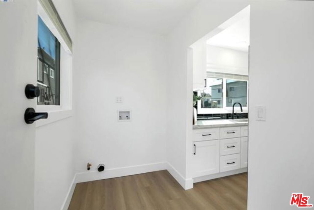 5718 Los Angeles Street Property Photo 24