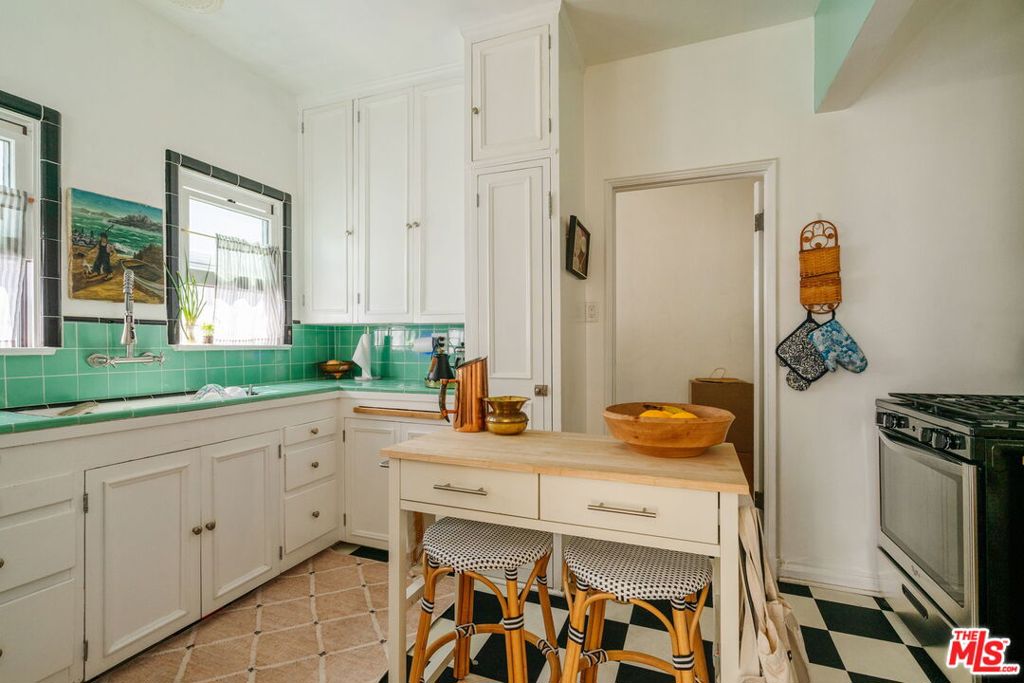 6366 Orange Street Property Photo 15