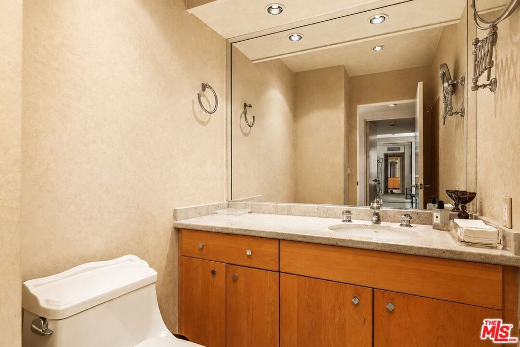 10790 Wilshire Boulevard 1001 Property Photo 23