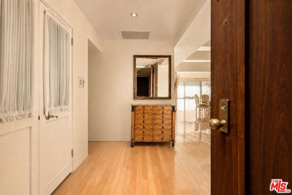 10790 Wilshire Boulevard 1001 Property Photo 24