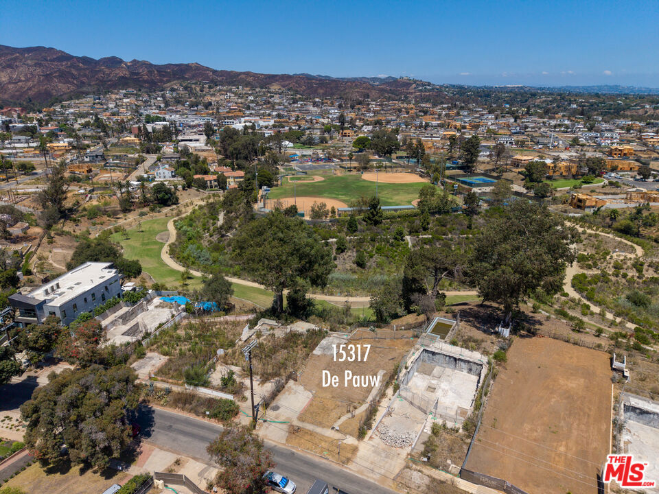 15317 De Pauw Street Property Photo 5