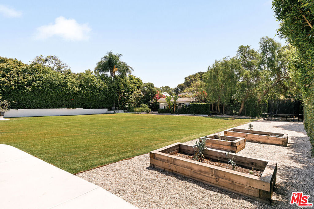 29328 Heathercliff Road Property Photo 6