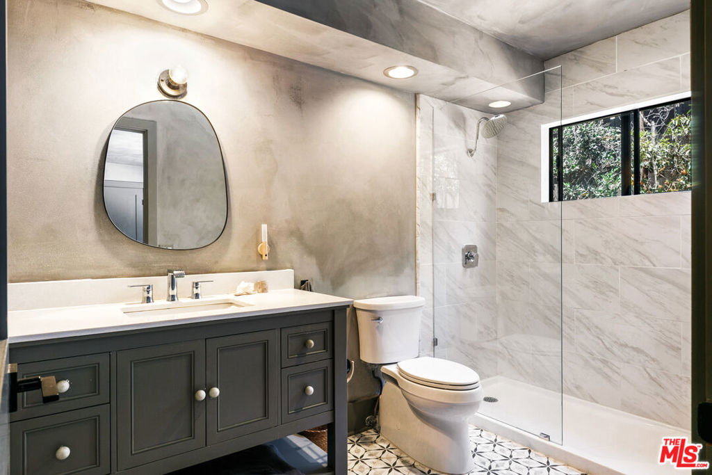 29328 Heathercliff Road Property Photo 25