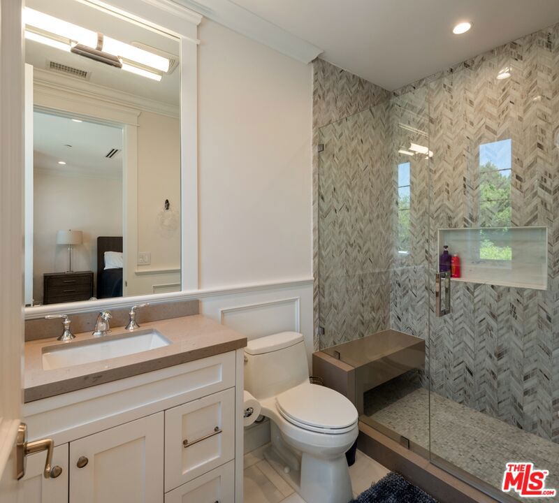 15272 Valley Vista Boulevard Property Photo 30
