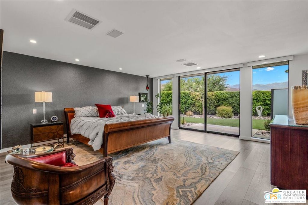 1 Park Lane Property Photo 22