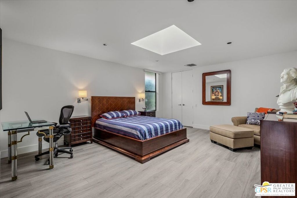 1 Park Lane Property Photo 28