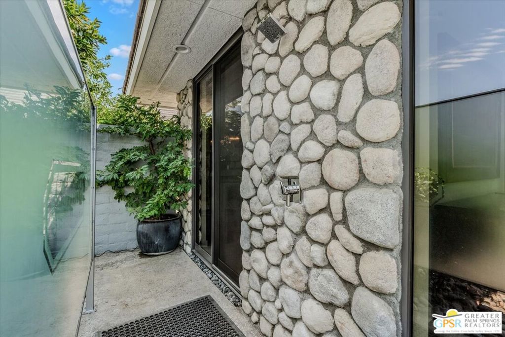 1 Park Lane Property Photo 33