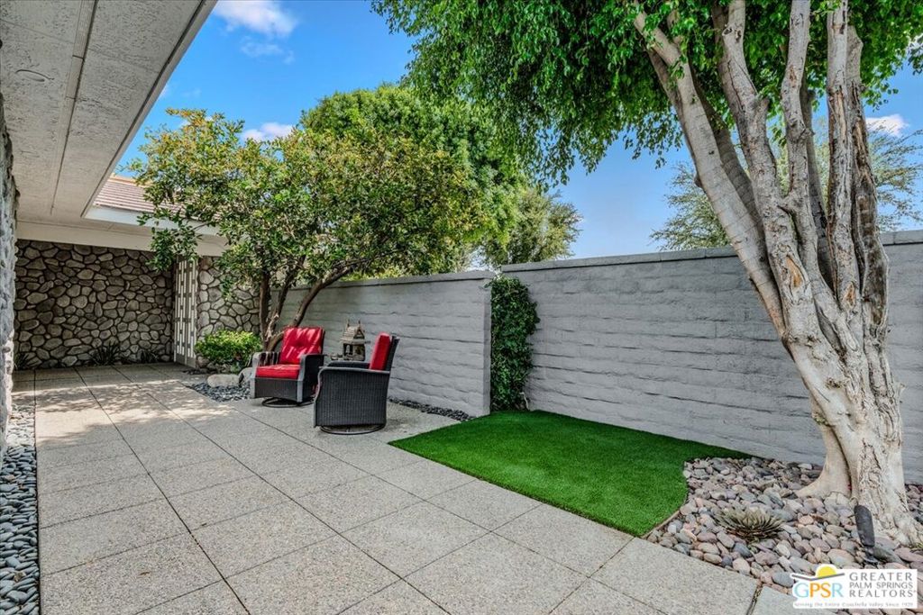 1 Park Lane Property Photo 54