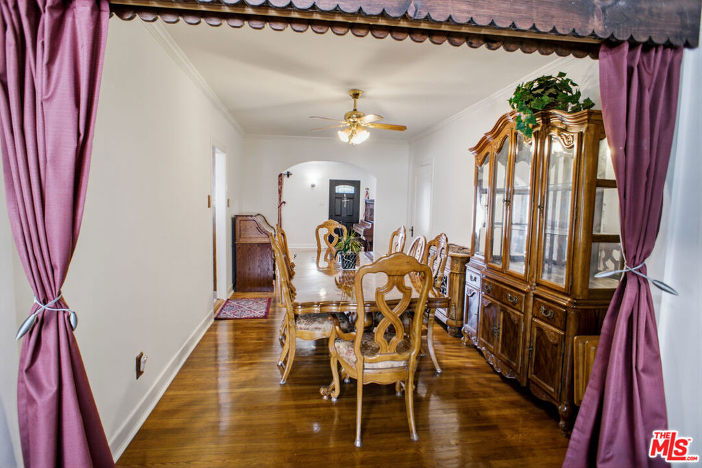 5132 Townsend Avenue Property Photo 6