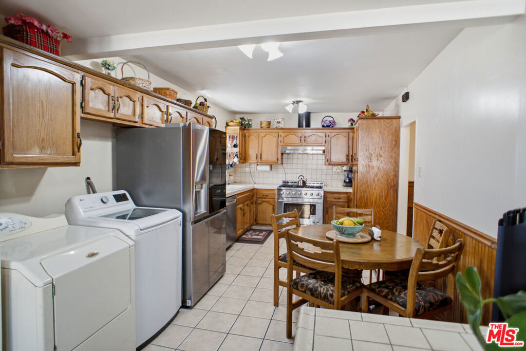 5132 Townsend Avenue Property Photo 8
