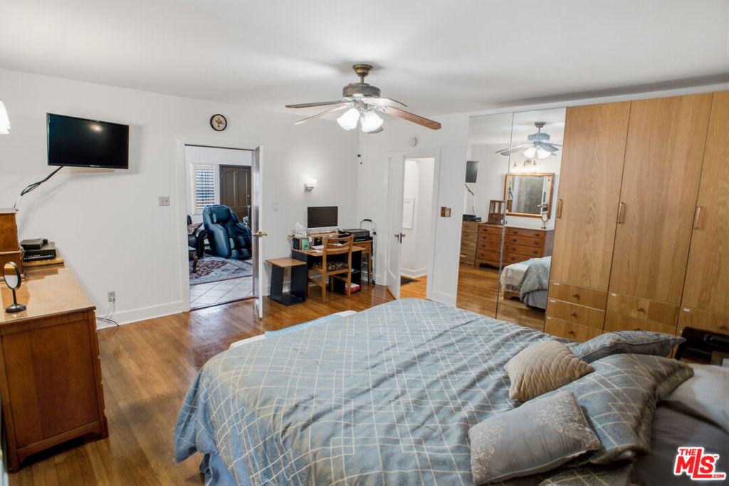 5132 Townsend Avenue Property Photo 15