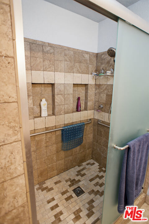 5132 Townsend Avenue Property Photo 17