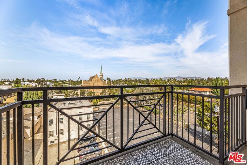 311 S Gramercy Place 602 Property Photo 10